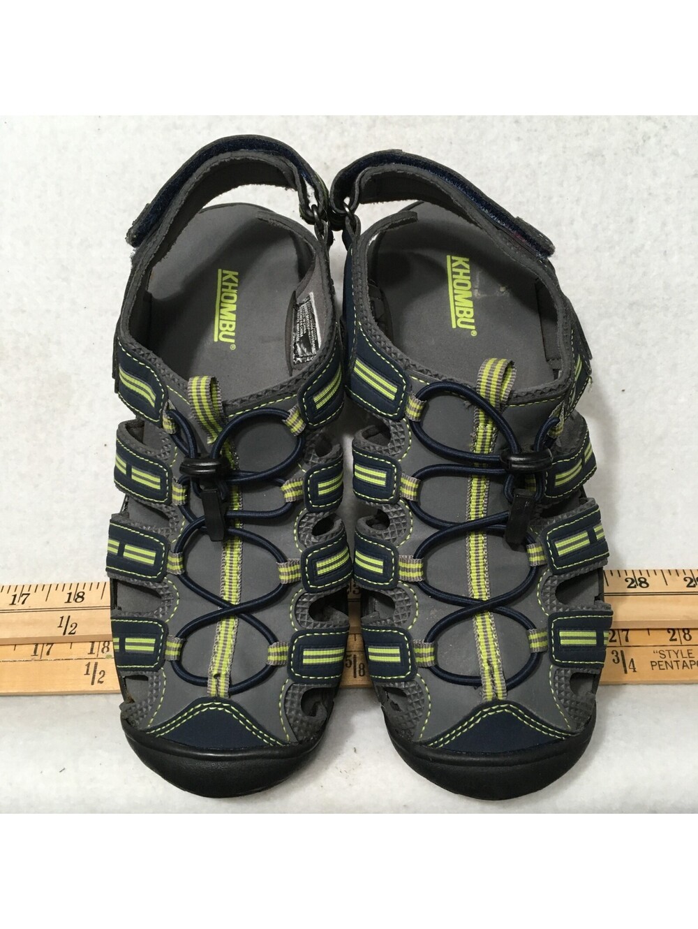 Khombu Youth Size 4 DILLON Sandals Water Shoes Grey NEON Kids Boys Closed Toe.